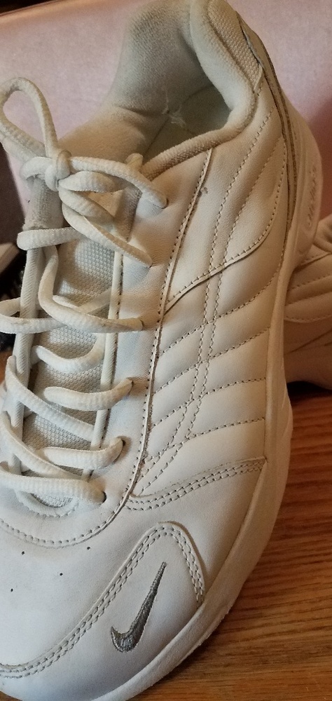 Nike Airliner Walking Shoe Size 9 Wide